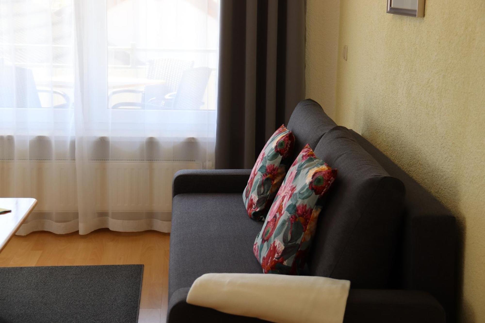 Gaestehaus Maeder Am Hafen Ульдинген-Мюльхофен Номер фото