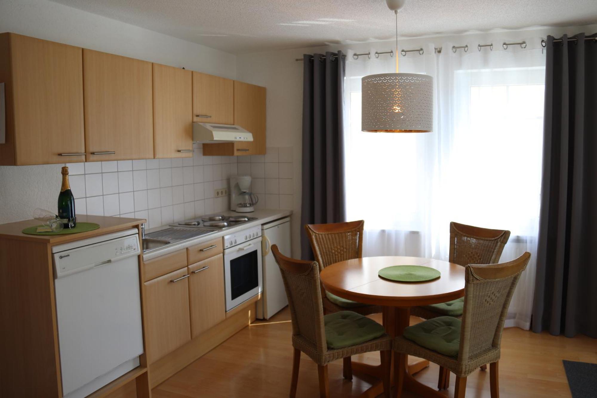 Gaestehaus Maeder Am Hafen Ульдинген-Мюльхофен Номер фото