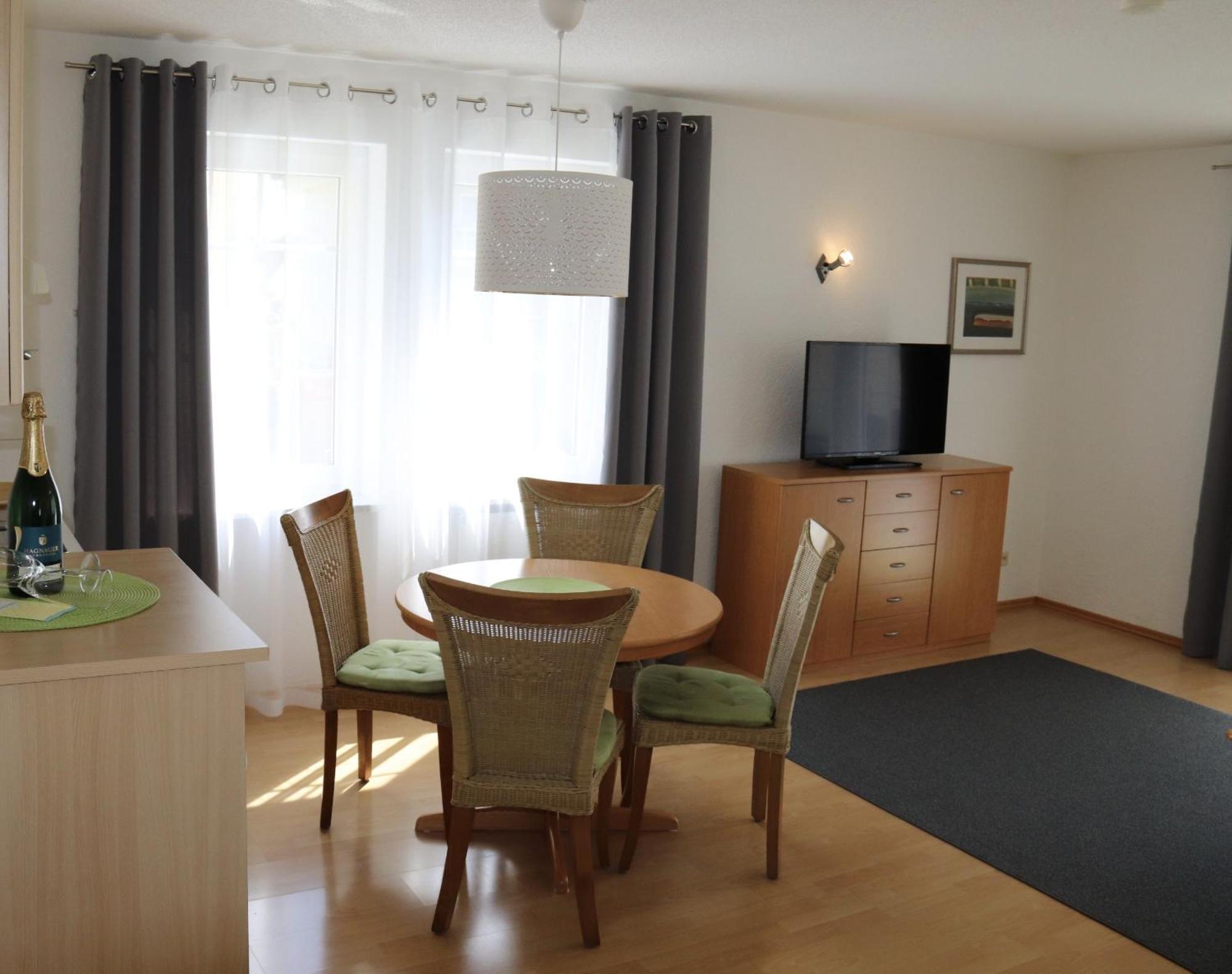 Gaestehaus Maeder Am Hafen Ульдинген-Мюльхофен Номер фото
