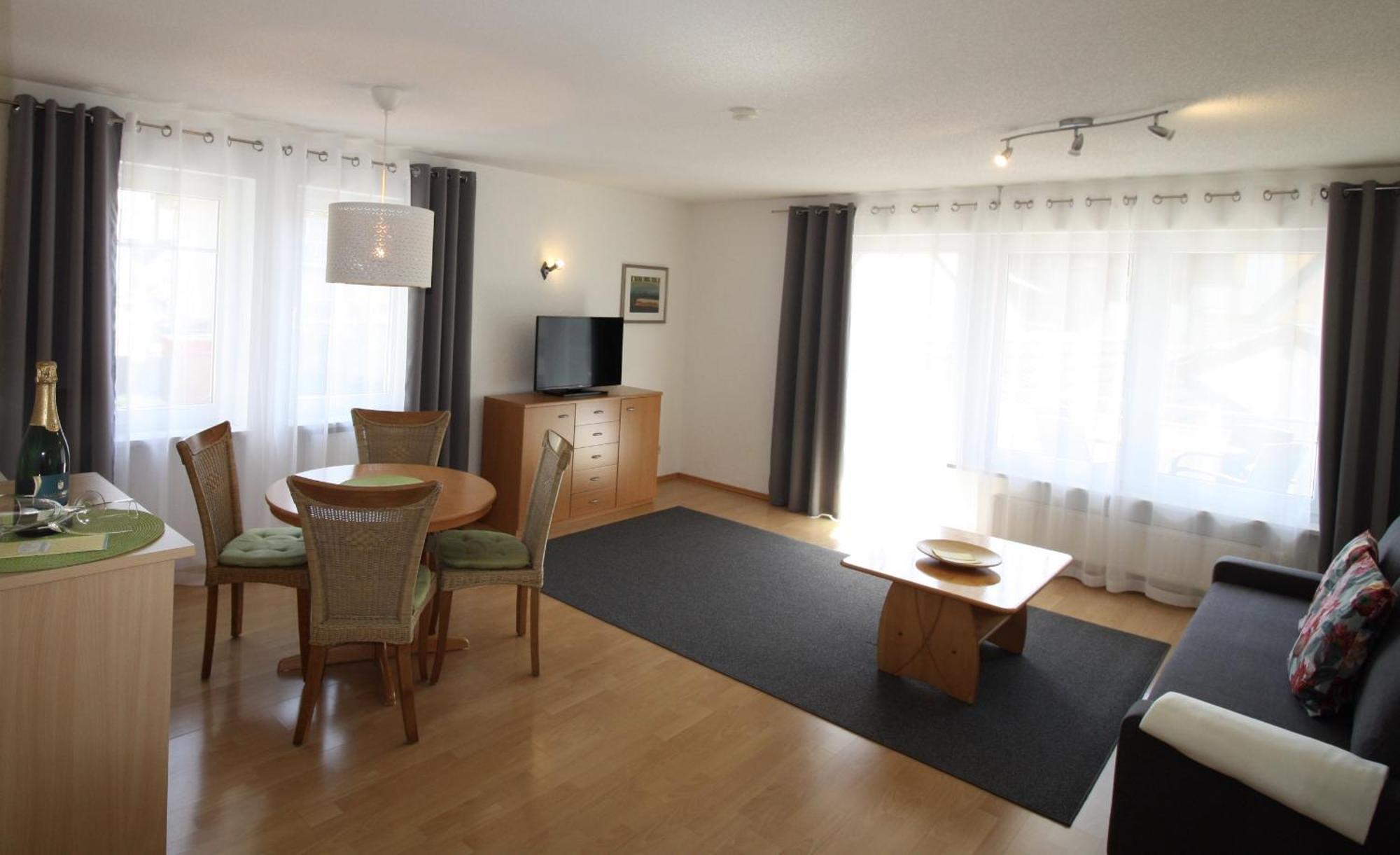 Gaestehaus Maeder Am Hafen Ульдинген-Мюльхофен Экстерьер фото
