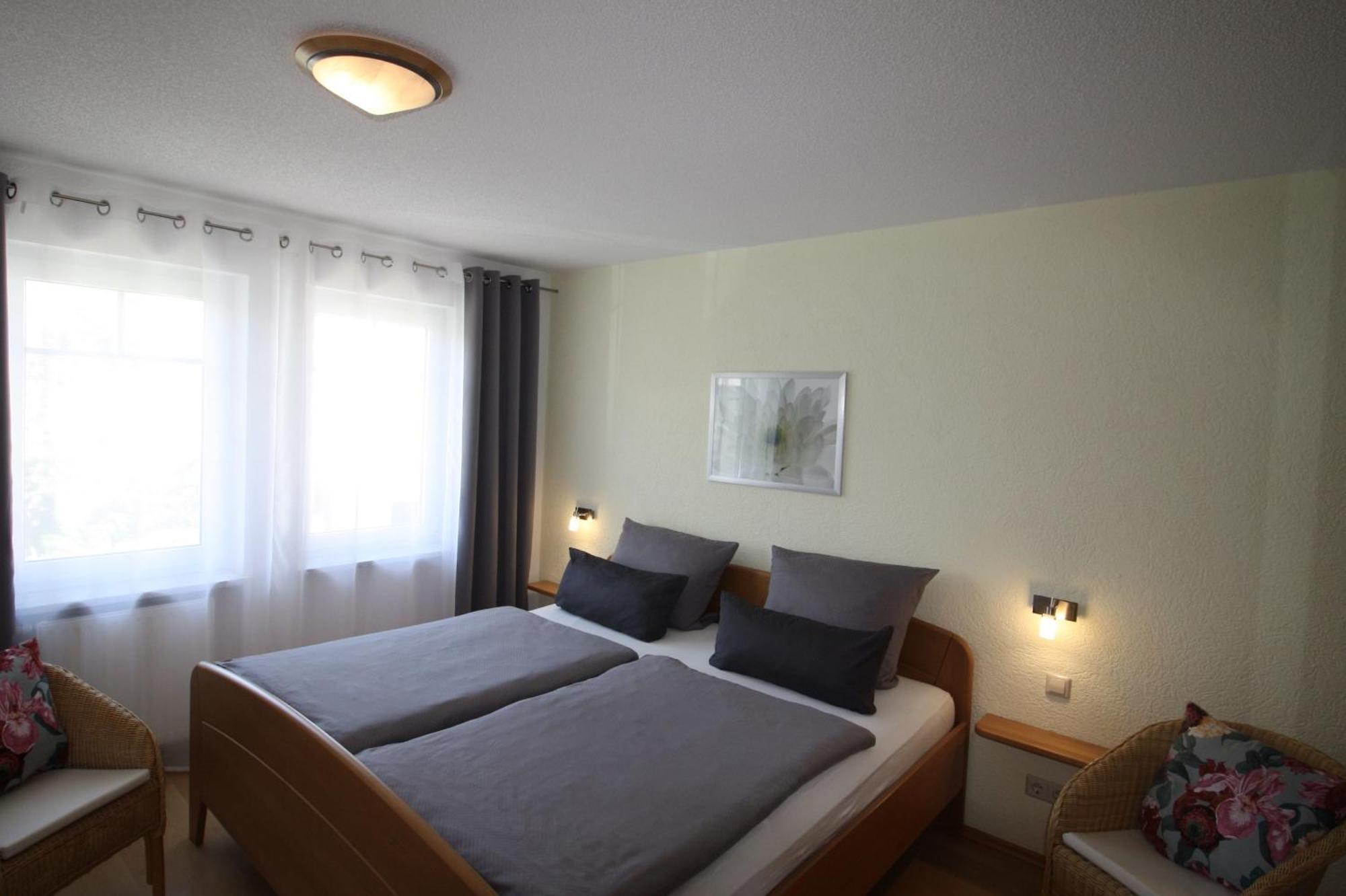 Gaestehaus Maeder Am Hafen Ульдинген-Мюльхофен Экстерьер фото